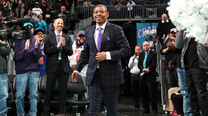 muggsy-bogues-hornets-walk.jpg